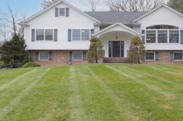 1 Boecher Ct, New City, NY Presented by Alan and Susan Trugman.