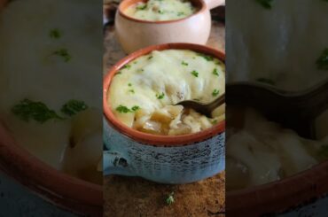 DOES ANYTHING BEAT A CHEESY BOWL OF FRENCH ONION SOUP? #frenchonionsoup #souprecipe #soupseason  #4u