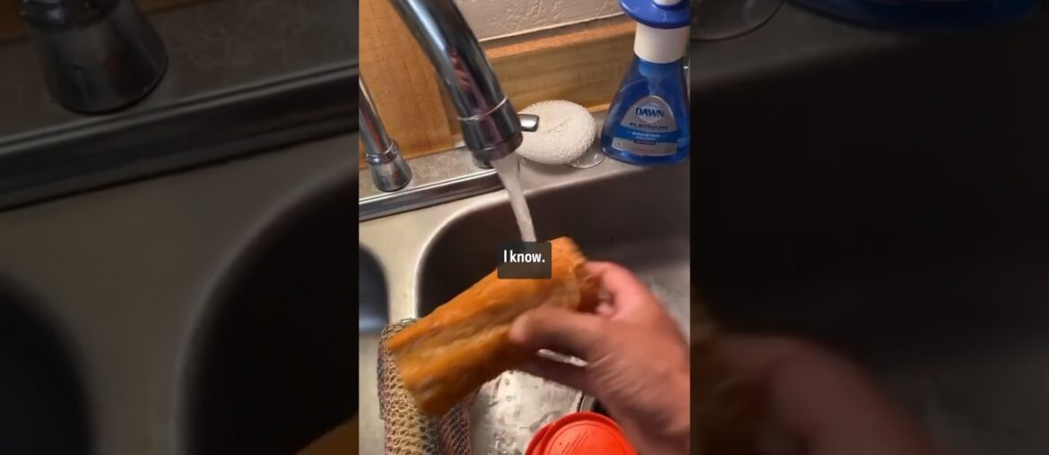 Resuscitate old or frozen French bread! #cookingforone #recipes #kitchenhacks full video in channel