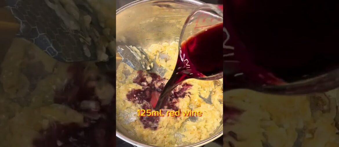 French onion soup (in vintage '70s bowls with wicker cozies) #soup #recipe #vintage