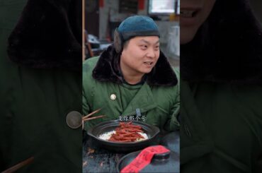 Why are you showing off? And now the dishes are taken away.