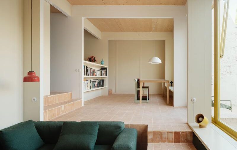 Split House, Palma, Spain [800x1066]