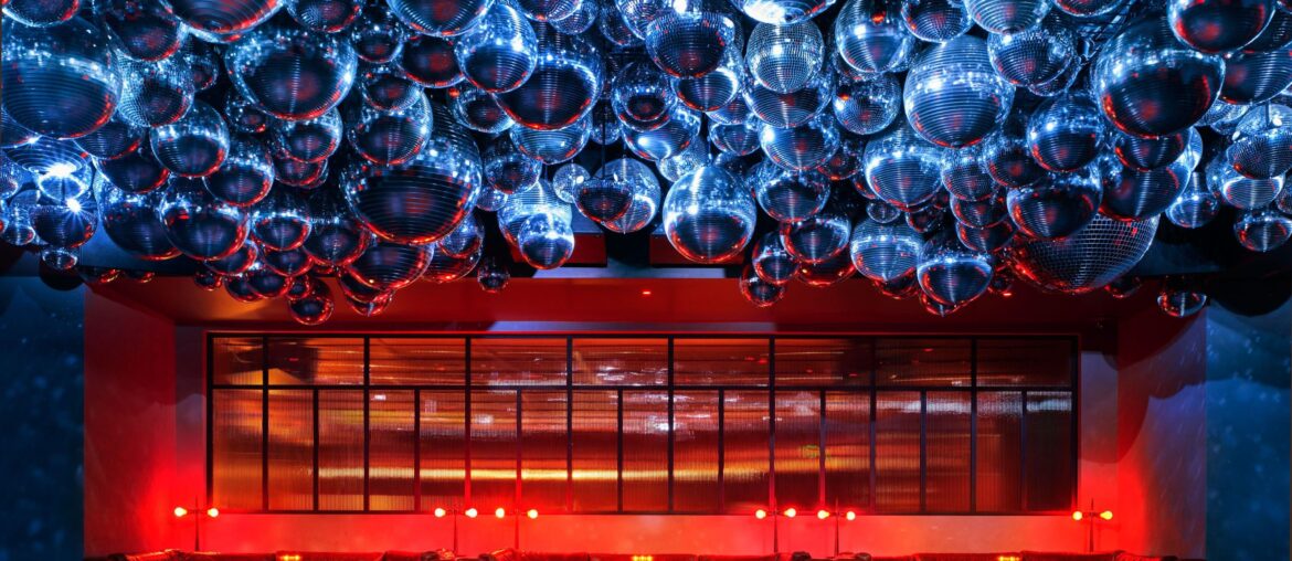 Nightclub in West Hollywood designed by John Pawson [3000 x 2000]