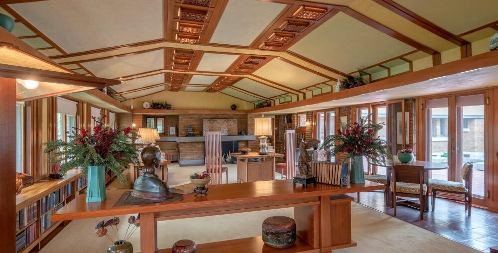 Frank Lloyd Wright's Allen House, Wichita, Kansas [1000x667]