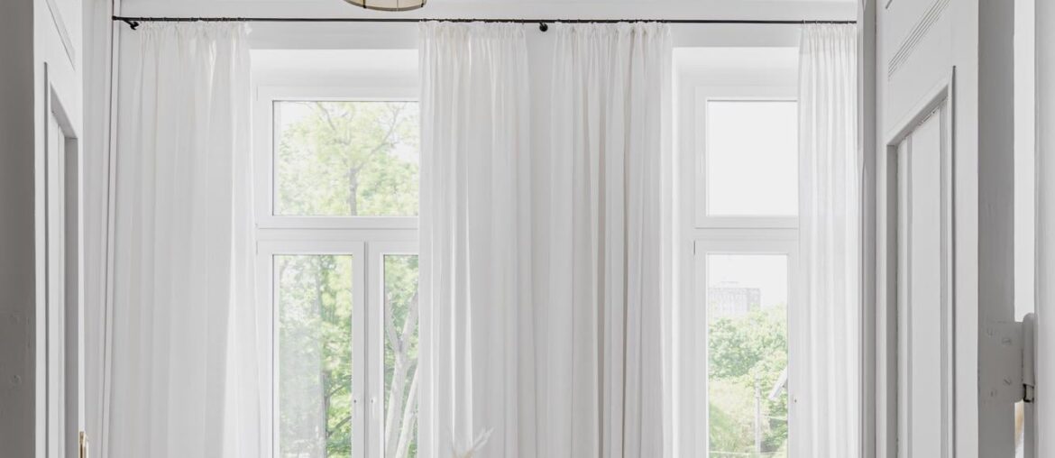 Apartment in Łódź, Poland. [1333x2000]