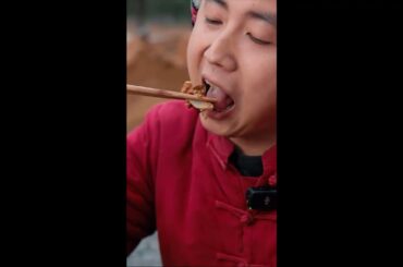 Crisp bones with peanuts, fit to drink wine (minors should not drink)