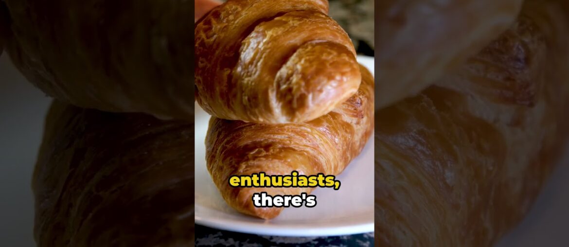 Paris in a Minute: The City of Love #paris #france #soccer #love #eiffeltower