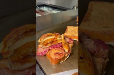 Have you ever seen STUFFED FRENCH TOAST with PB, BACON & BANANA? #frenchtoast #lasvegas