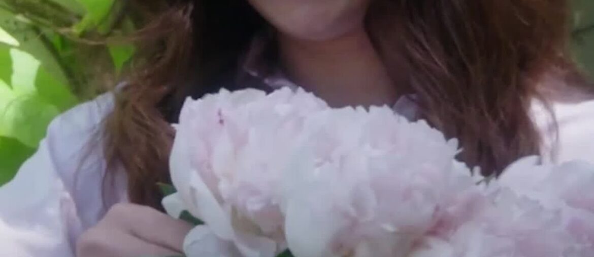 Cordelia de Castellane’s Flourishing Flower-Filled French & English Garden