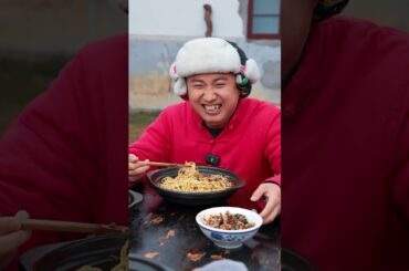 I have spicy mixed vegetables with a big bowl of noodles today!