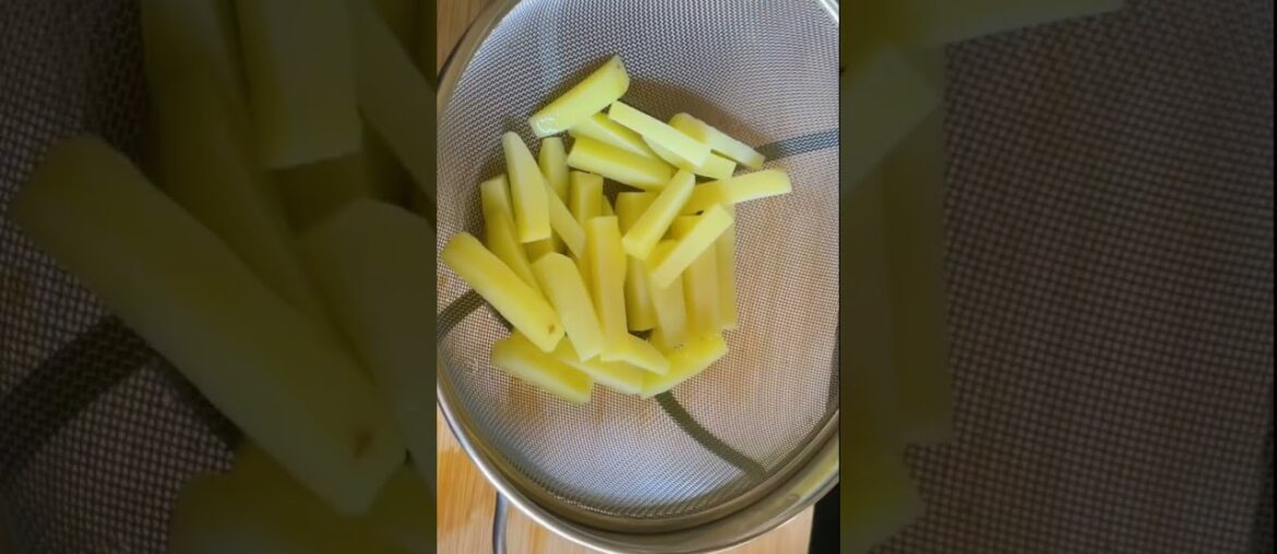 #French fries recipe #trendingshorts #homemade #youtubeshorts #