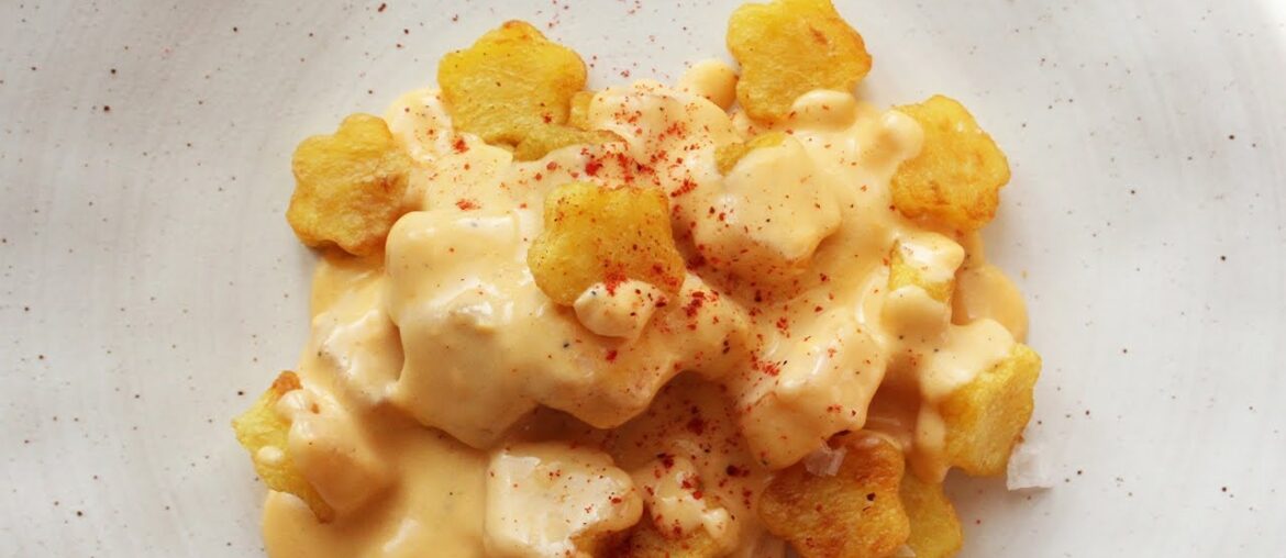 Crispy floral french fries with cheddar sauce. How I make my crispy french fries at home #recipe