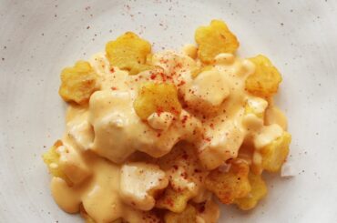 Crispy floral french fries with cheddar sauce. How I make my crispy french fries at home #recipe