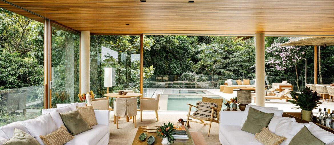 Open plan living to pool in the treetops [1499 x 1000] Guaruja, Brazil