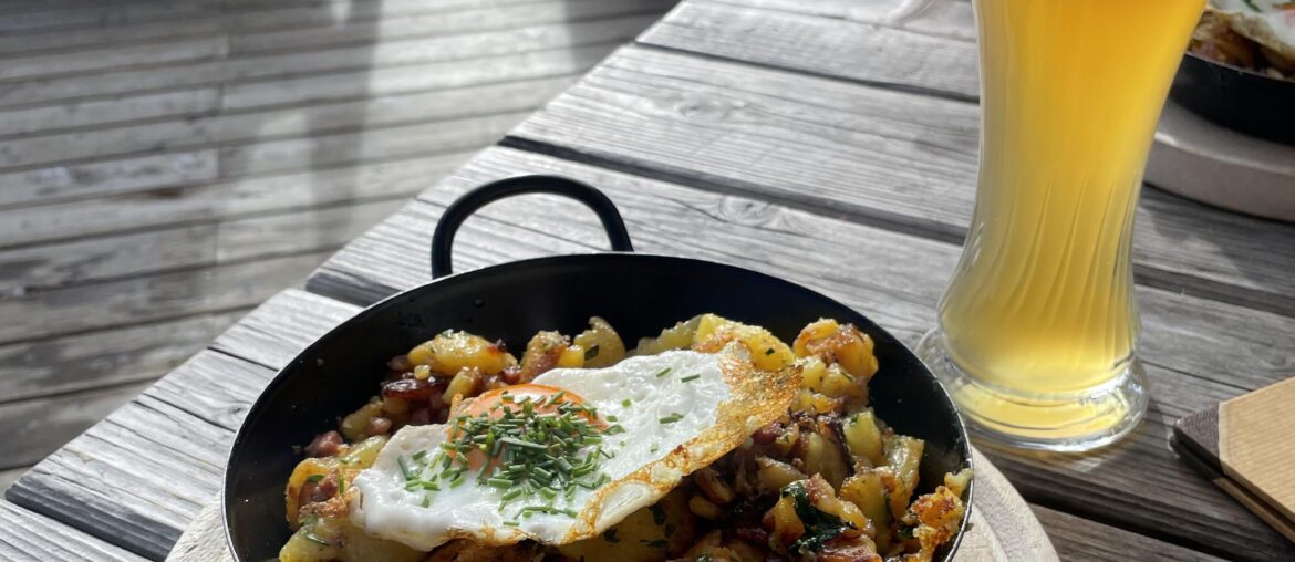 Hüttenrösti and Hefeweizen in the Alps