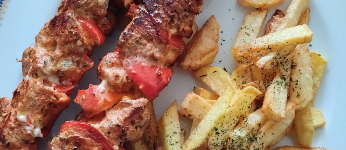 Pinchos morunos with potatoes