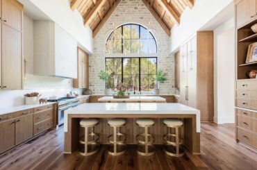 Tall and spacious kitchen with a cathedral ceiling in a Nashville home, Tennessee [3200x2136]