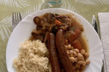 À midi : couscous maison ! 🐪🌴