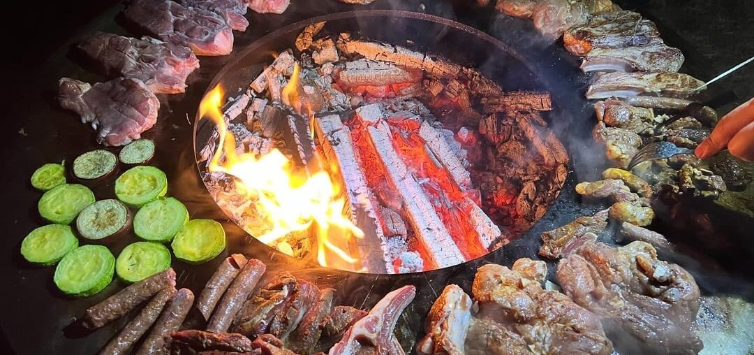 20 people disc bbw. Lamb chops, goat pastrami, pork, chicken, sausages, veggies. Pre marinated individually.