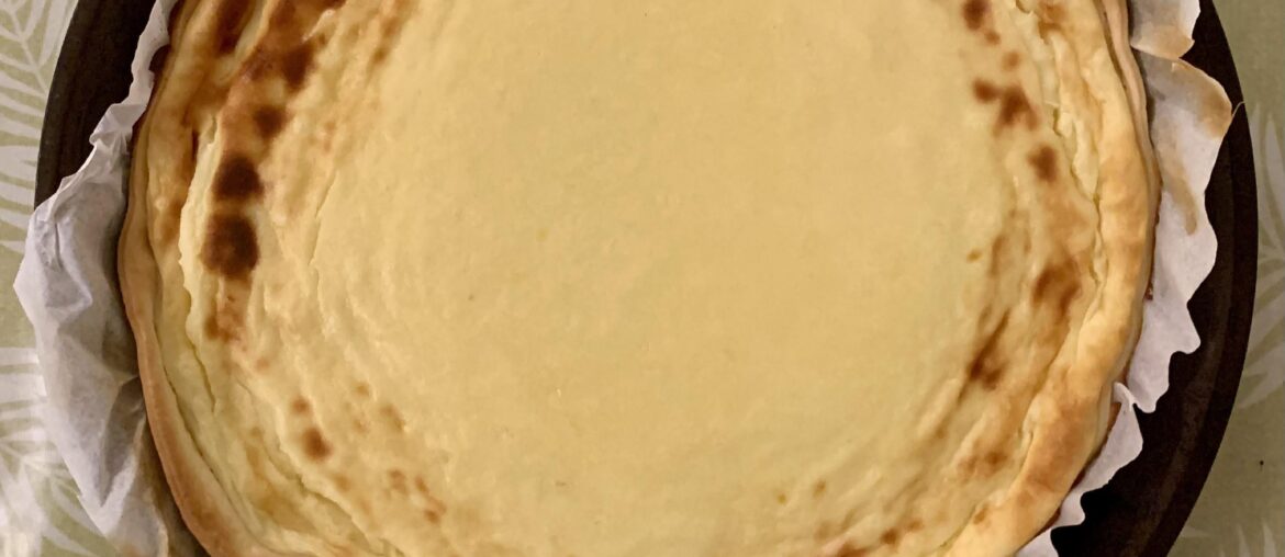 Je me suis levée très tôt pour faire cette tarte au goumeau, une spécialité de ma Franche-Comté natale. 🥰 Un souvenir des quatre-heures de mon enfance. 👧🏻