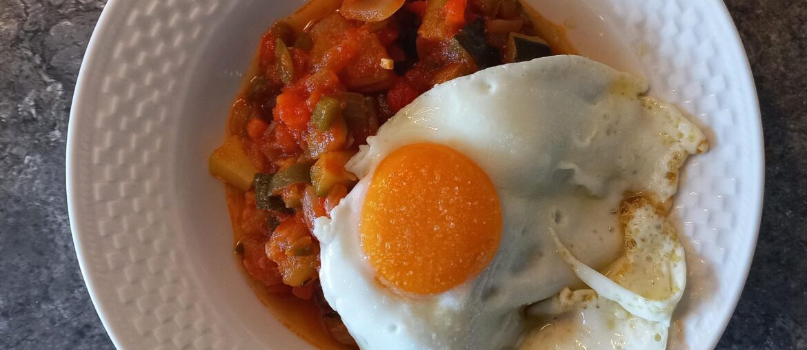 Pisto manchego with sunny side up egg