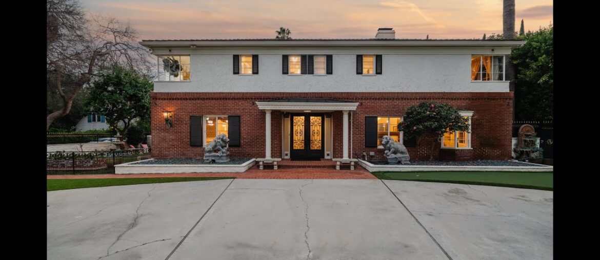 10514 Camarillo St  Toluca Lake - Unbranded