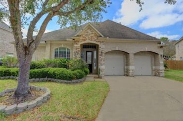 Residential for sale in Pearland, TX - 2102 Windy Shores Drive