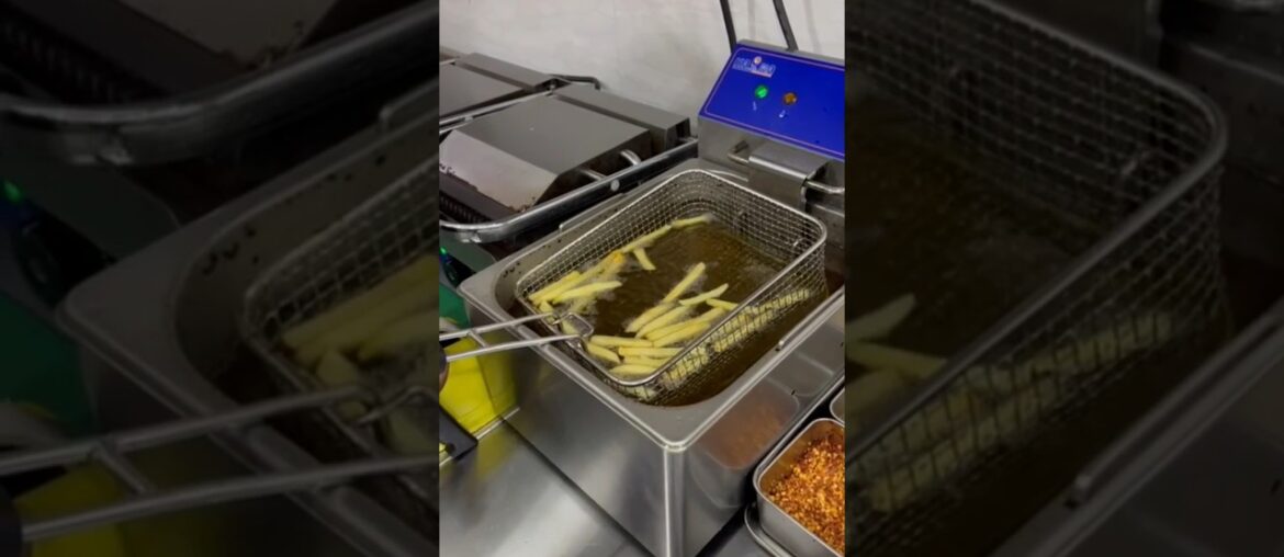 french fries lovers #shorts #viral #frenchfries #fries #foodie #yummy #varshajuneja @asligupshupp french fries lovers #shorts #viral #frenchfries #fries #foodie #yummy #varshajuneja @asligupshupp