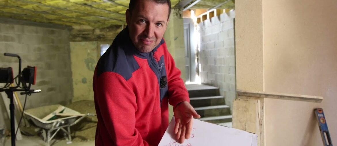 Setbacks At This Tiny Abandoned House Build BUT It Gets a Throne!! Setbacks At This Tiny Abandoned House Build BUT It Gets a Throne!!