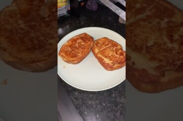 Feeling French!!!! #staytuned4fullvideo #frenchtoast #breakfast #lunchlady #chronicles #foodie