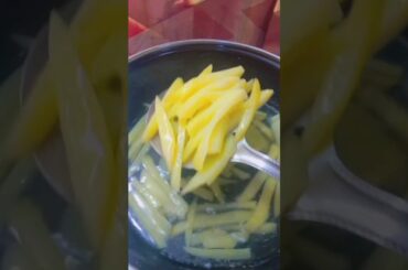 homemade crispy French fries kaise banaye #kitchen #trendingshorts #ytshorts #viral #cook #fries