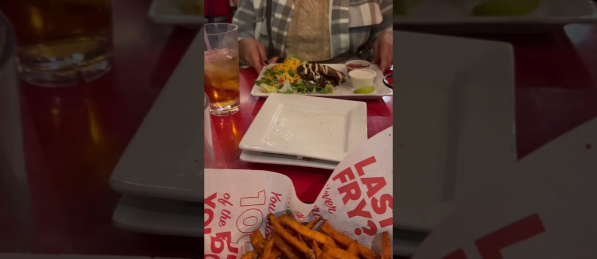 #shorts red roben gourmet burger #redroben #gourmet #burger