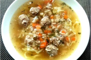 Today's lunch - slow cooker chicken broth and veal liver with green beans with bacon and rosemary baked potato. It was excellent 😋 Have a nice rest of the day everyone 🥂