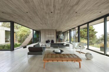 Travertine and concrete house in Chile [1440x1076]