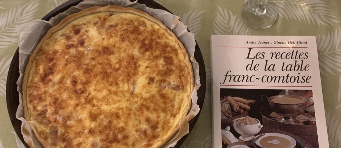 La tarte comtoise. 🦁 Ce n’est pas vraiment une spécialité typiquement comtoise, mais une sorte de quiche avec du Comté que ma maman avait l’habitude de préparer le dimanche soir. 🥰