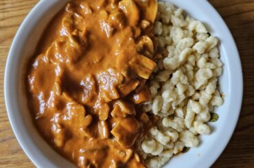 Creamy mushroom paprikash (paprikás) with nokedli