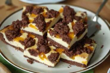 Chocolate Cheesecake with tangerines (closest translation I could find)