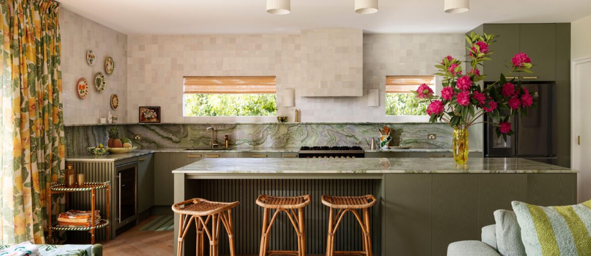 Belize Quartzite backsplash and countertop kitchen in a renovated 1940s California bungalow, Coburg, Melbourne, Victoria, Australia [6250x4000]