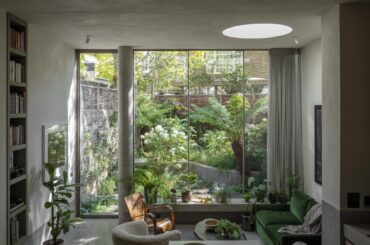 Lush garden views from a renovated 1960s brutalist townhouse, Chelsea, West London, UK [2000x1600]