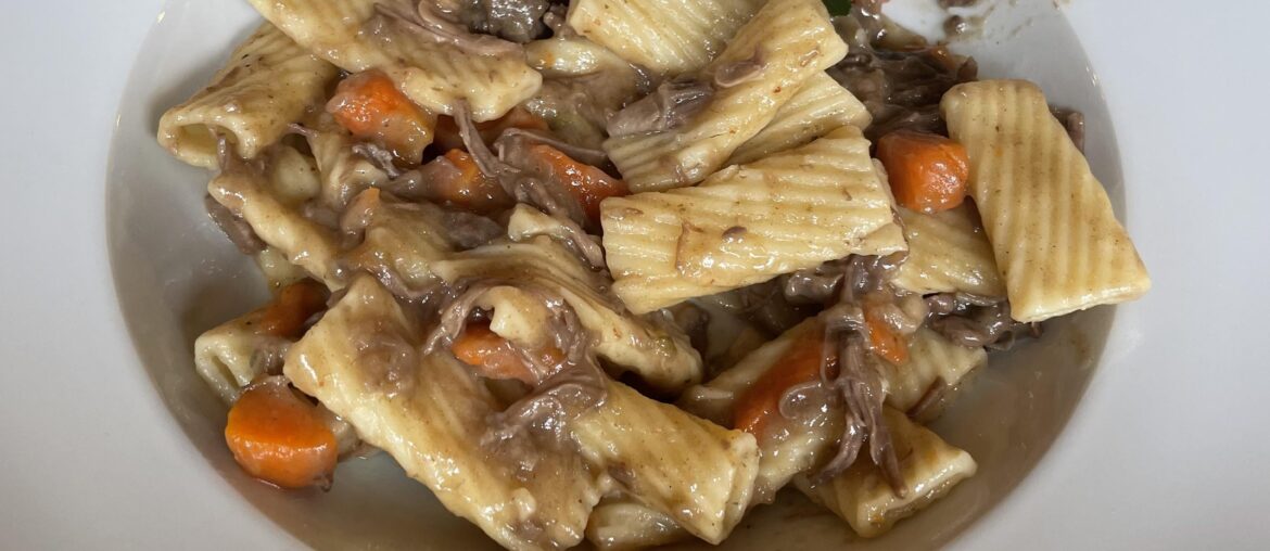 Rigatoni with Beef and Carrots in Red Wine Sauce