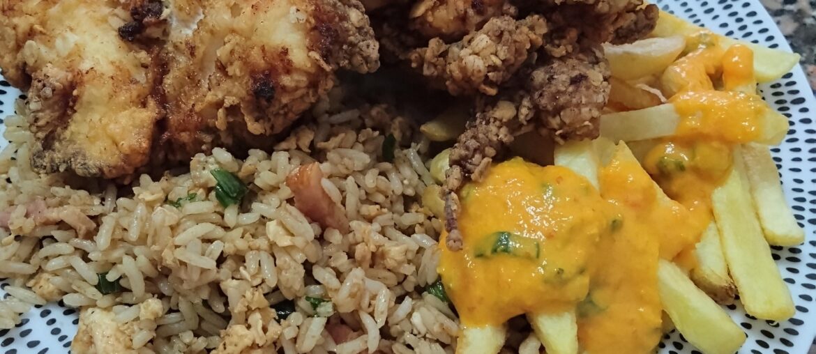 Broaster chicken + Chaufa rice + potatoes with ají sauce