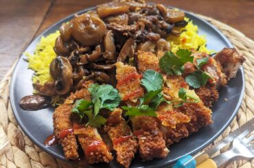 Porc pané Tonkatsu, accompagné d'une poêlé champignons courgettes et de riz parfumé !