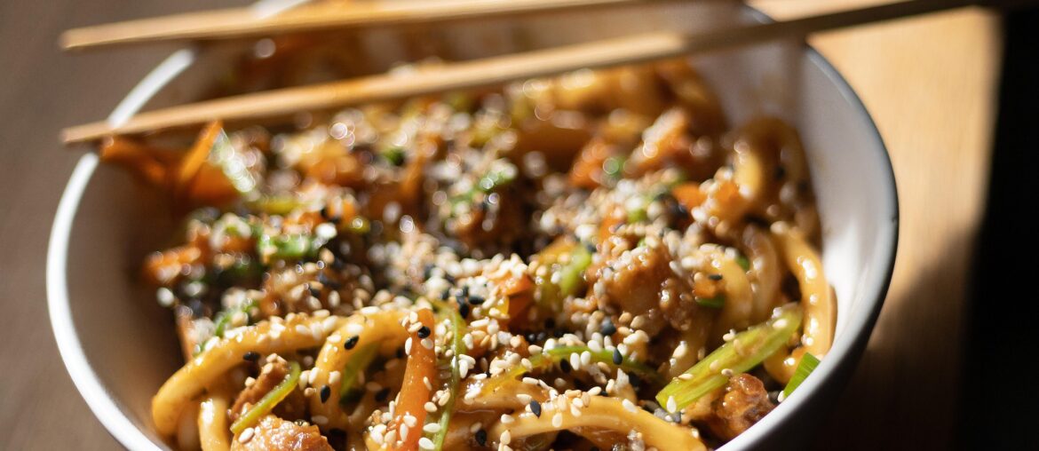 Ramen porc gingembre légume avec supplément chat.