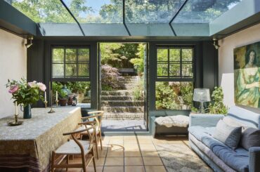 Garden room opening up to a tiered garden in a 1810s Georgian terraced house, Islington, London, UK [2400x1601]