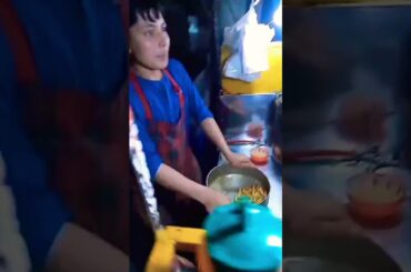 15 year old kide hardworking in Pakistan/ responsible Afghani kide famous french fries #villog