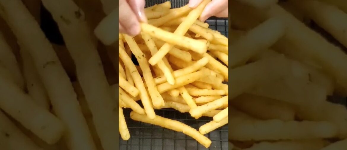 Irresistible Cheesy Cassava Sticks! with Parsley! #shorts Irresistible Cheesy Cassava Sticks! with Parsley! #shorts