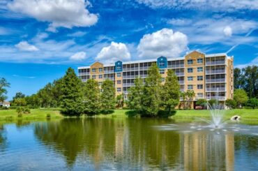 960 Starkey Rd, Largo, FL