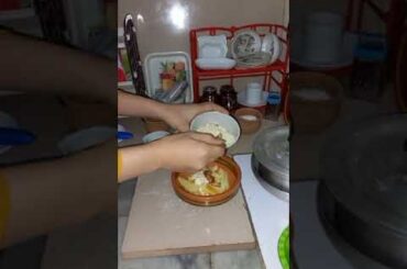 French fry night with Duni! Drizzled with homemade chili mustard and a kick of hot sauce.