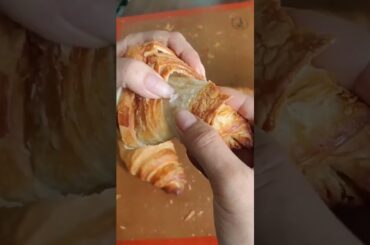 ASMR Croissant #asmrsounds #croissant