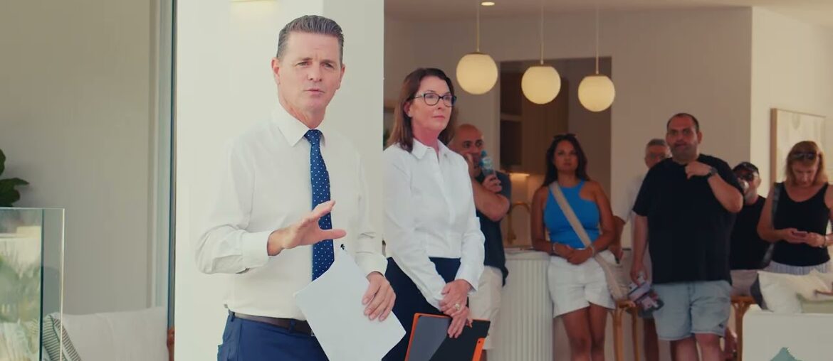 Auction day Saturday 6 April 24 @14 Poinciana crescent Bundall 4217 Auction day Saturday 6 April 24 @14 Poinciana crescent Bundall 4217